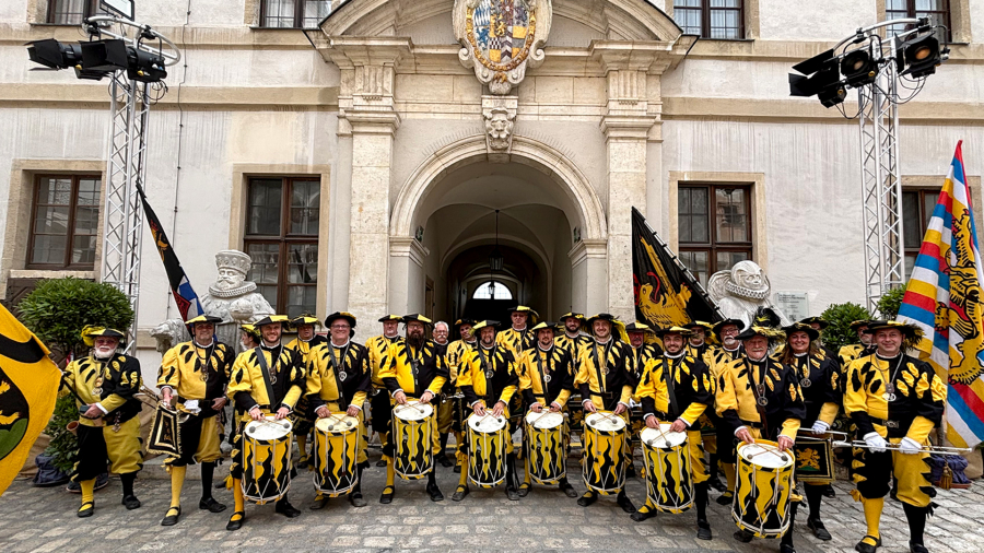 Fanfarenklänge in Neuburg